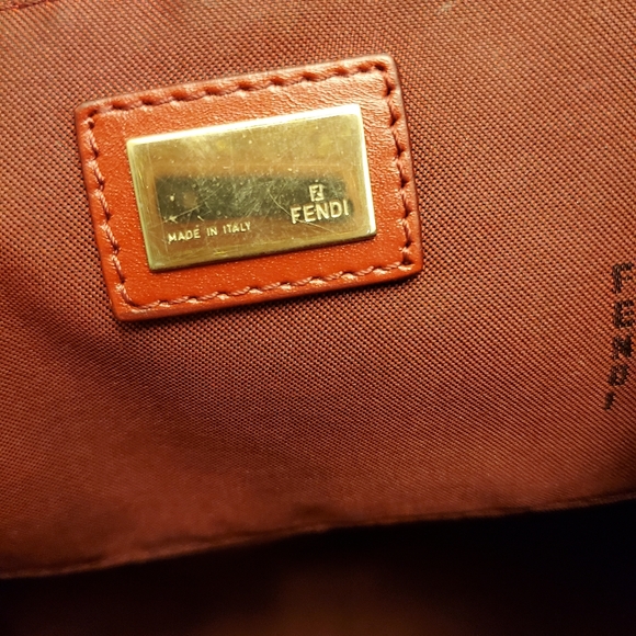 Fendi - Picture 4 of 7